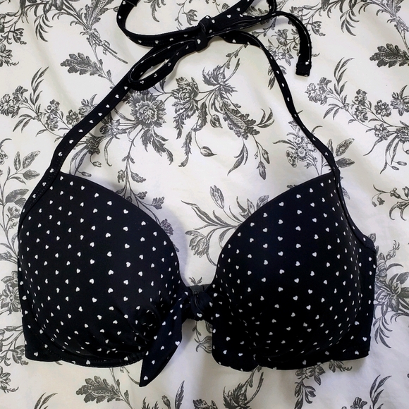 NEW Cute 32DD halter bikini top with hearts - Picture 1 of 3